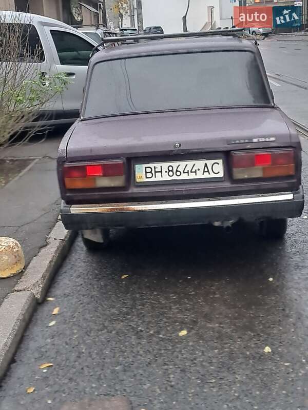 Седан ВАЗ / Lada 2107 2003 в Одессе