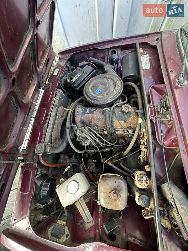 Седан ВАЗ / Lada 2107 2002 в Киеве