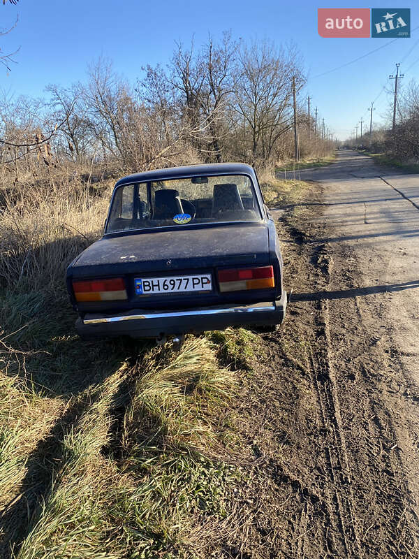 Седан ВАЗ / Lada 2107 1989 в Окнах