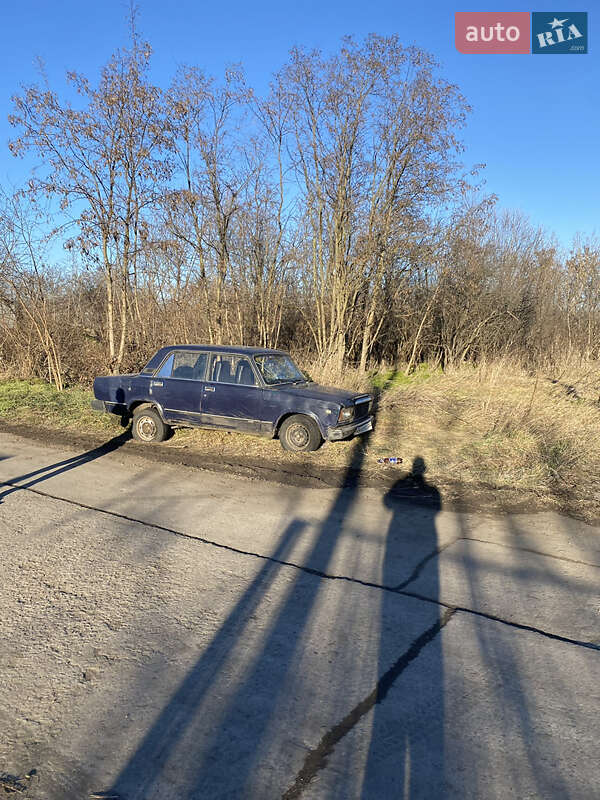 Седан ВАЗ / Lada 2107 1989 в Окнах