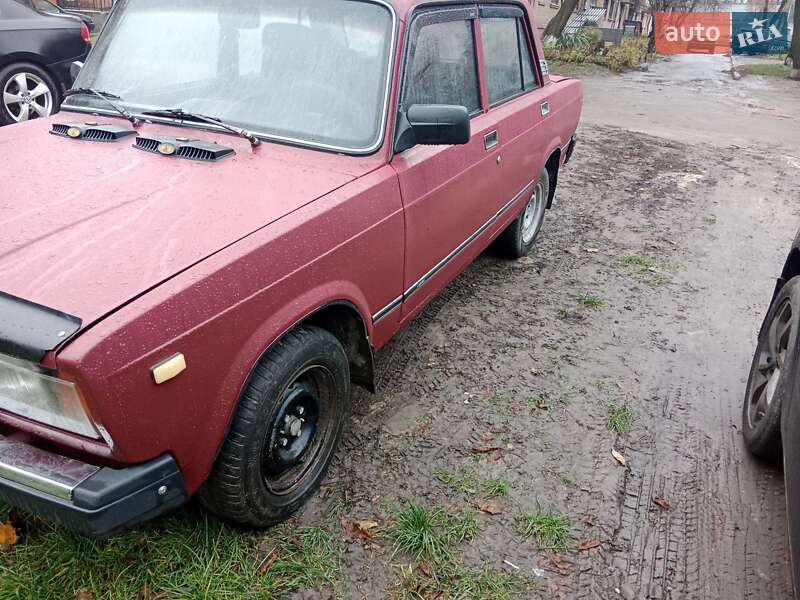 Седан ВАЗ / Lada 2107 2003 в Ромнах
