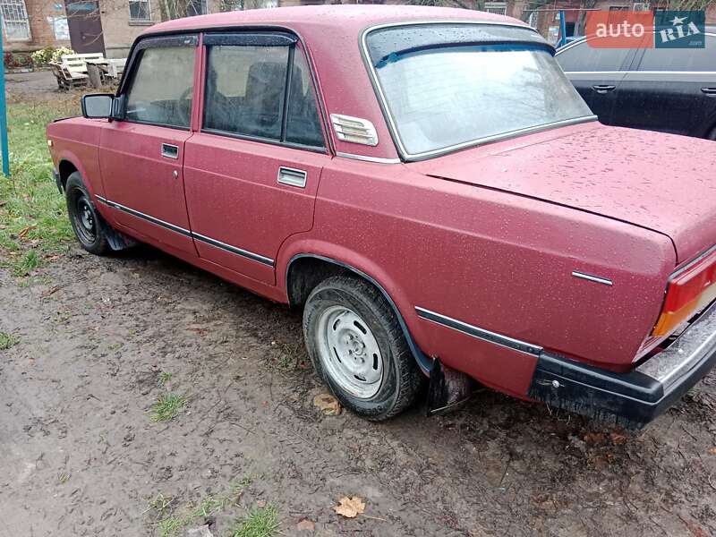 Седан ВАЗ / Lada 2107 2003 в Ромнах