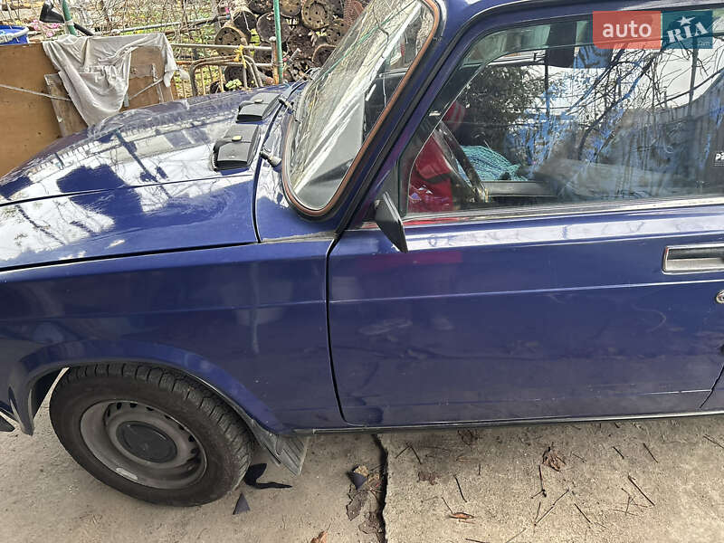 Седан ВАЗ / Lada 2107 1998 в Горишних Плавнях