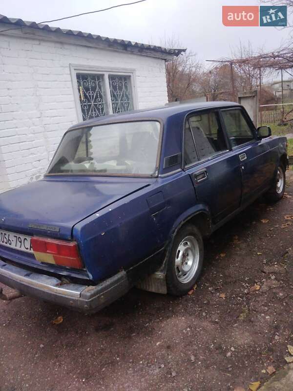 Седан ВАЗ / Lada 2107 1987 в Глухове фото 3 Седан ВАЗ / Lada 2107 1987 в Глухове
