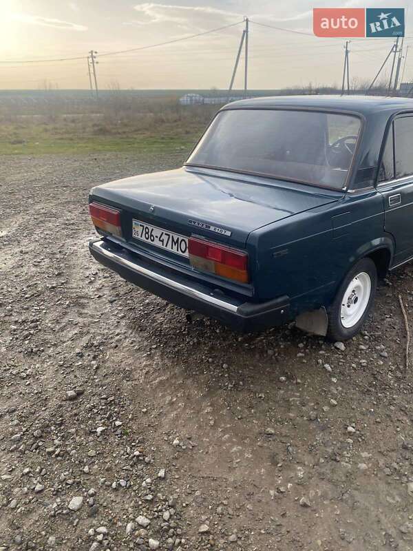 Седан ВАЗ / Lada 2107 2002 в Борщеве