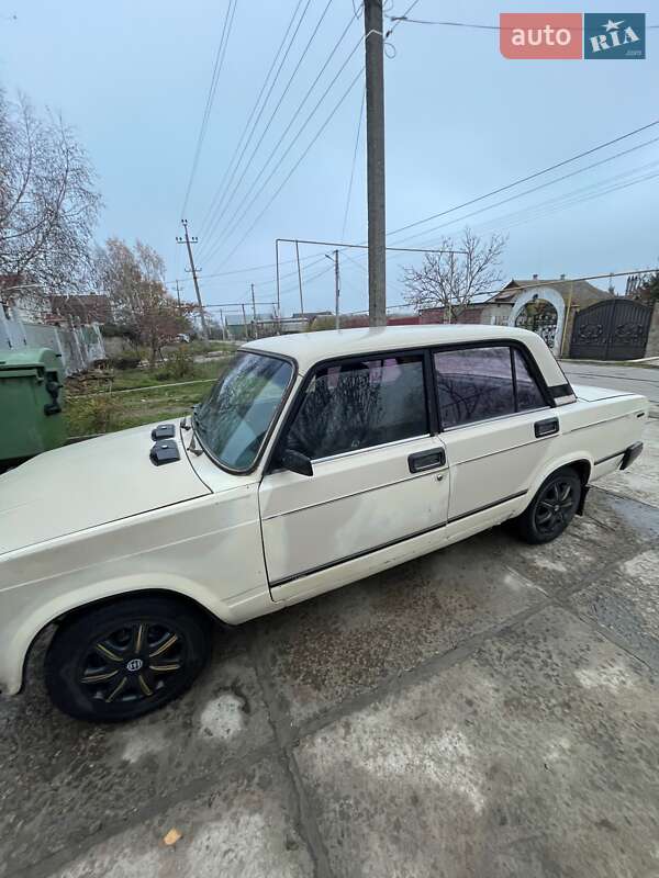 Седан ВАЗ / Lada 2107 1987 в Одессе фото 2 Седан ВАЗ / Lada 2107 1987 в Одессе