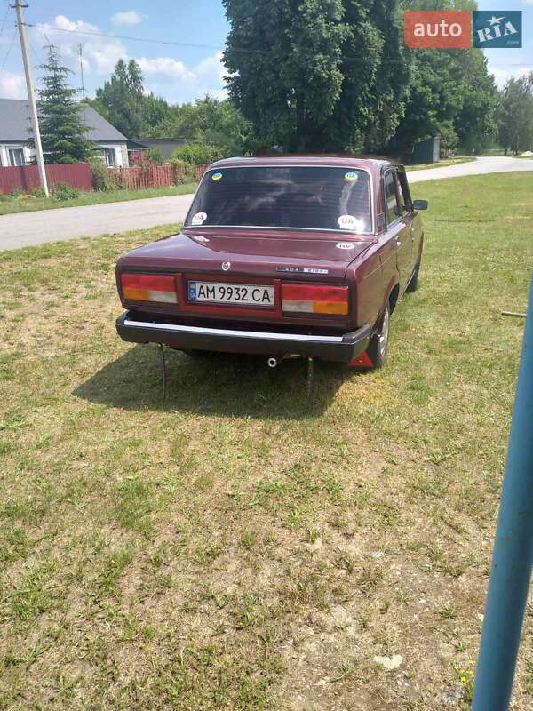 Седан ВАЗ / Lada 2107 2007 в Звягеле