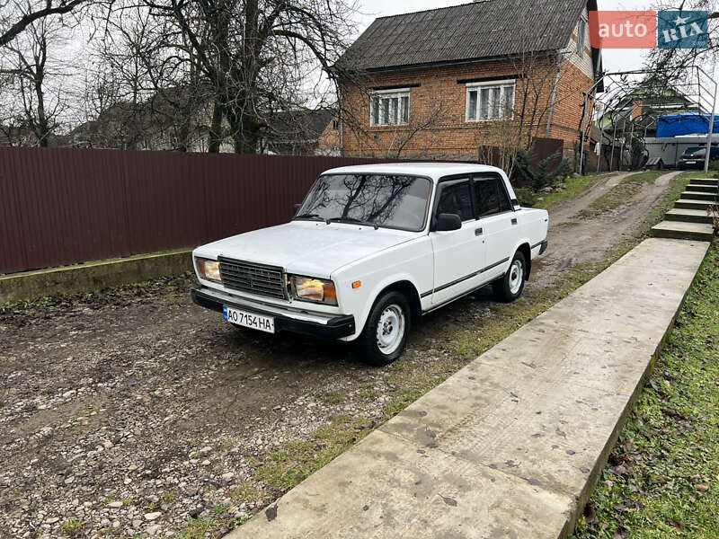Седан ВАЗ / Lada 2107 2004 в Беловарцах фото 13 Седан ВАЗ / Lada 2107 2004 в Беловарцах
