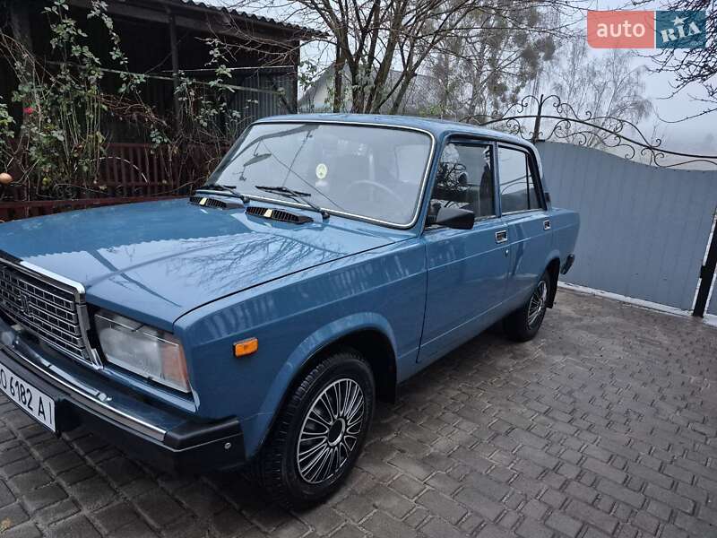 Седан ВАЗ / Lada 2107 2007 в Шумську