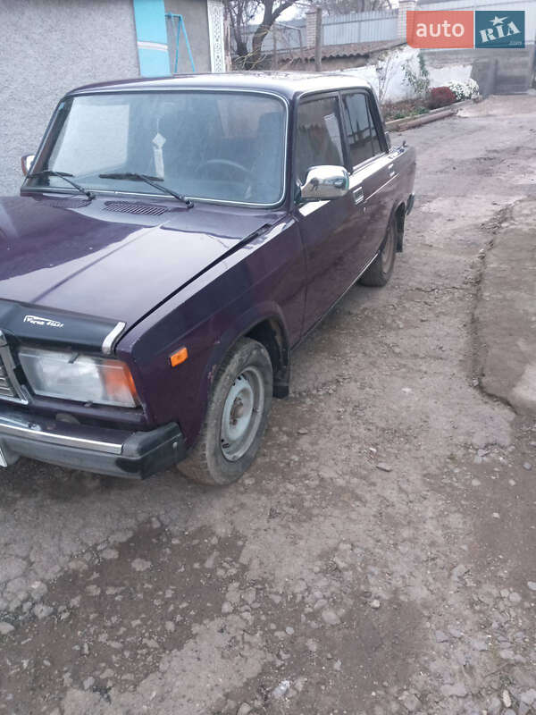 Седан ВАЗ / Lada 2107 2002 в Шаргороде