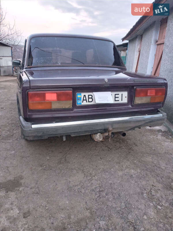 Седан ВАЗ / Lada 2107 2002 в Шаргороде