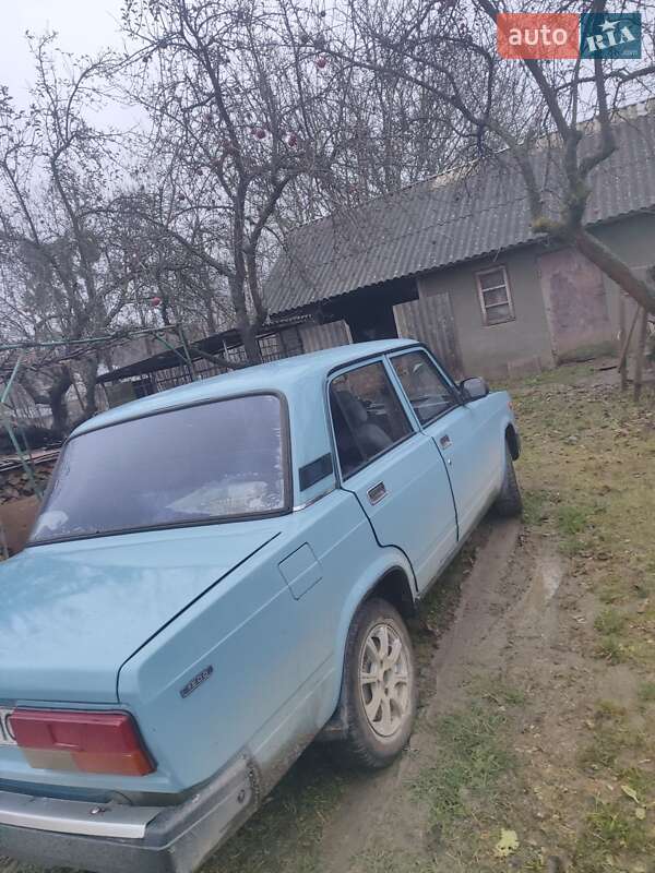 Седан ВАЗ / Lada 2107 1988 в Черновцах