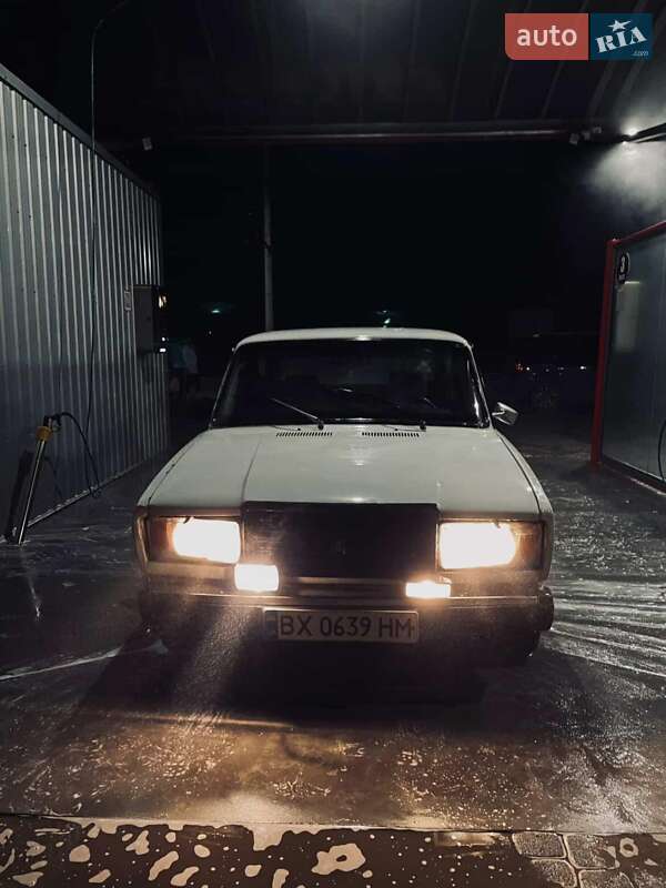 Седан ВАЗ / Lada 2107 1989 в Хмельницком