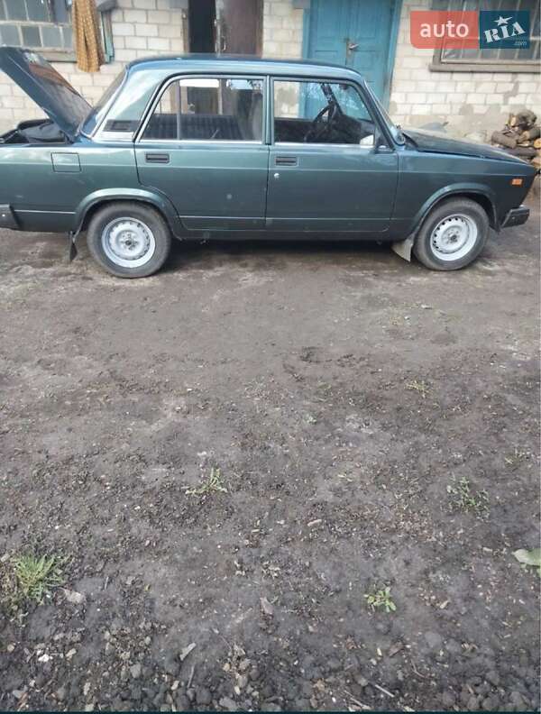 Седан ВАЗ / Lada 2107 2011 в Нових Санжарах