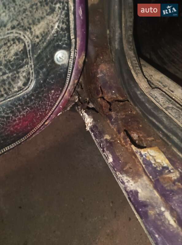 Седан ВАЗ / Lada 2107 2002 в Жашківу