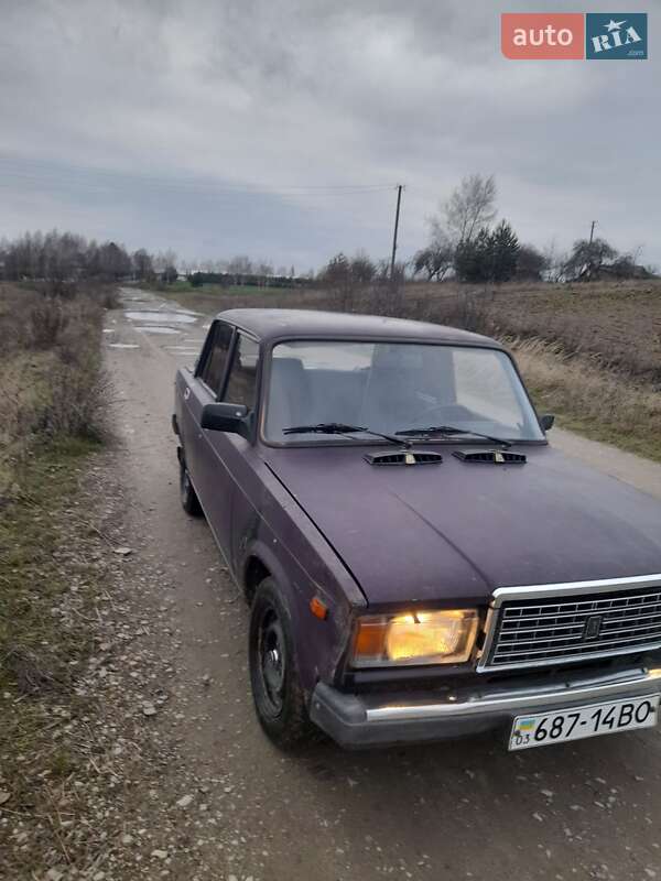 Седан ВАЗ / Lada 2107 1998 в Луцьку