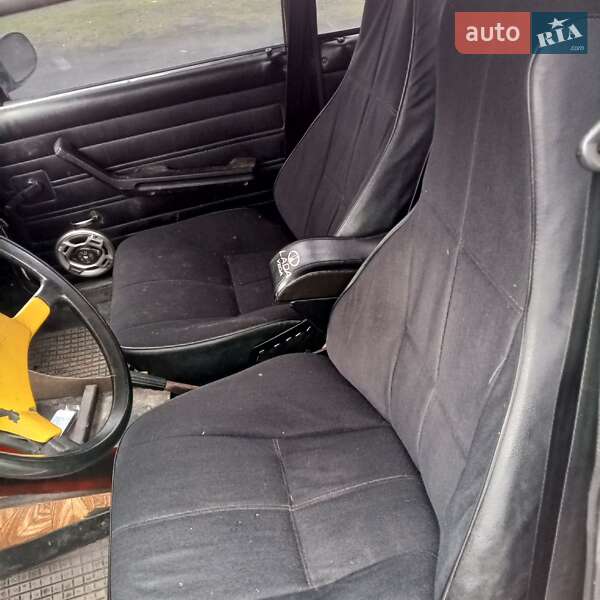 Седан ВАЗ / Lada 2107 1996 в Павлограде