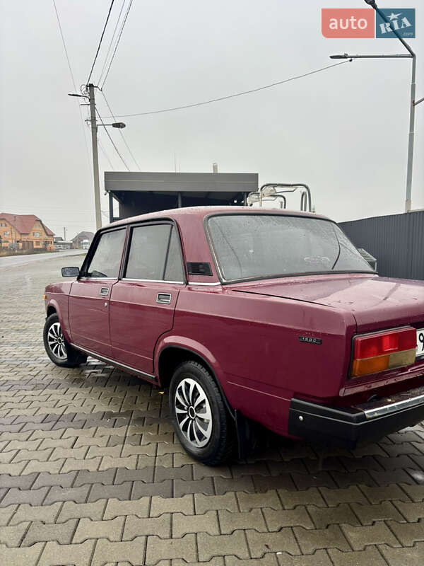 Седан ВАЗ / Lada 2107 2004 в Иршаве