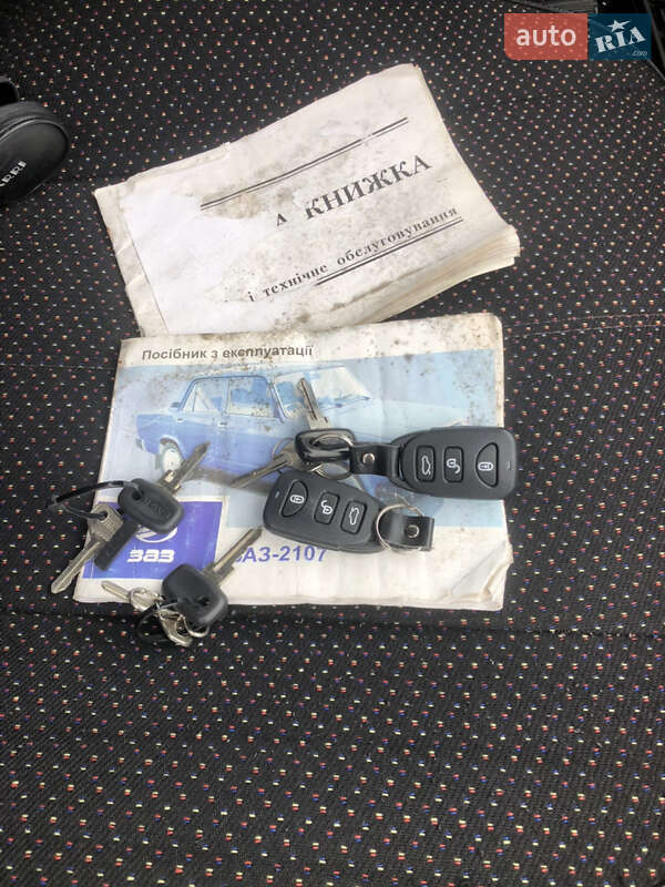 Седан ВАЗ / Lada 2107 2003 в Ивано-Франковске