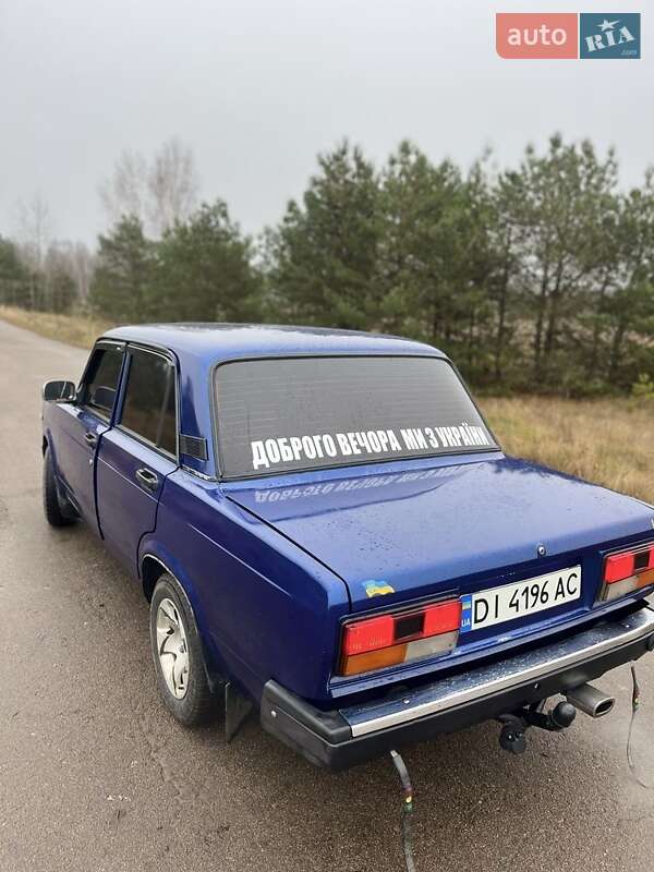 Седан ВАЗ / Lada 2107 2005 в Олевске