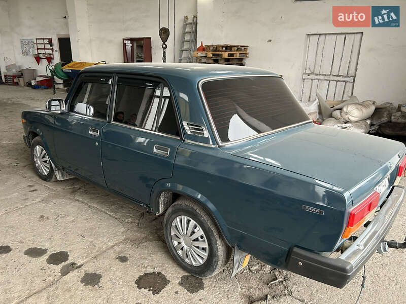 Седан ВАЗ / Lada 2107 2003 в Подволочиске