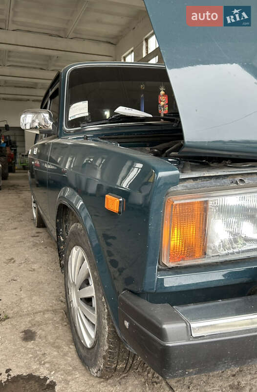 Седан ВАЗ / Lada 2107 2003 в Подволочиске