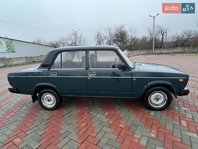 Седан ВАЗ / Lada 2107 2004 в Білій Церкві