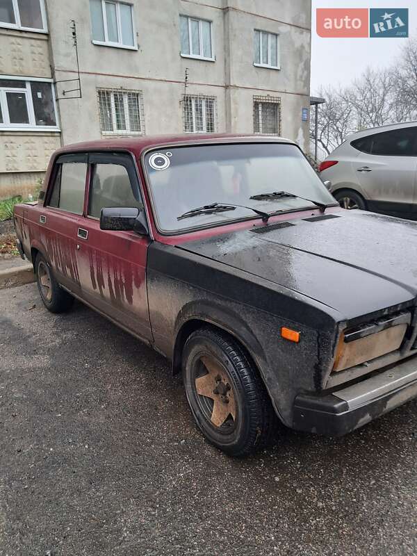 Седан ВАЗ / Lada 2107 2002 в Харькове