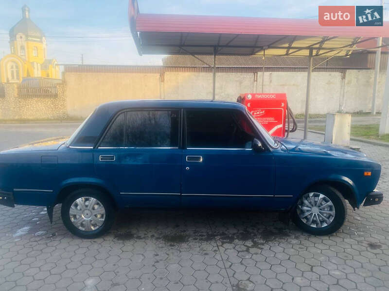 Седан ВАЗ / Lada 2107 1993 в Кременце