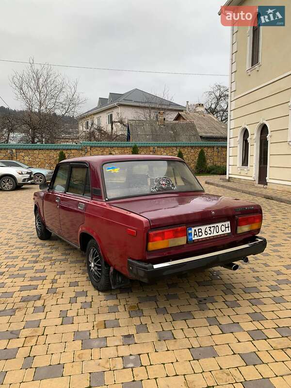 Седан ВАЗ / Lada 2107 2002 в Могилів-Подільському