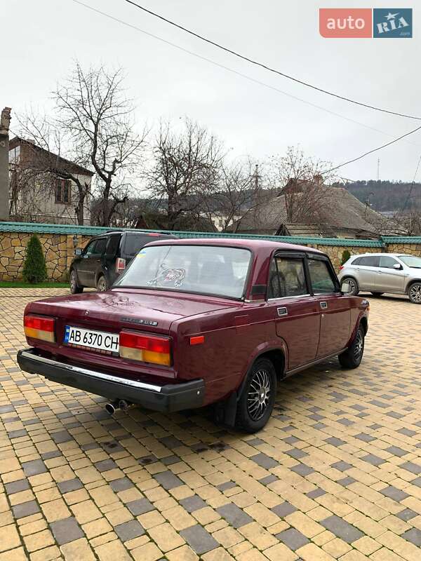 Седан ВАЗ / Lada 2107 2002 в Могилів-Подільському