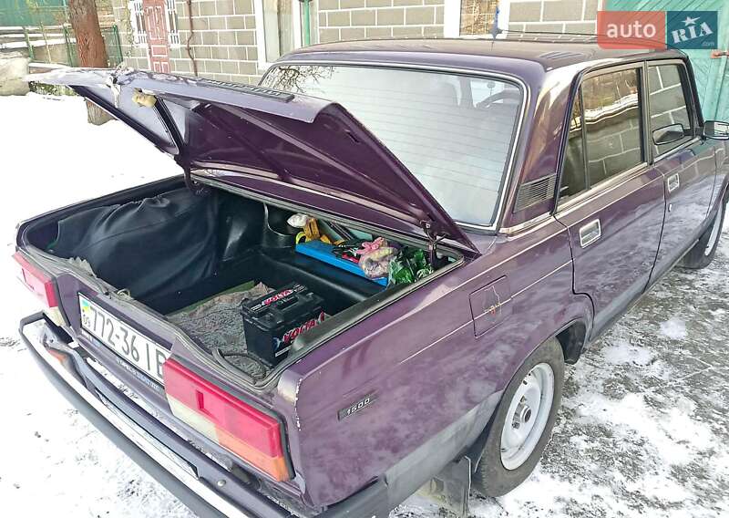 Седан ВАЗ / Lada 2107 2003 в Городенке