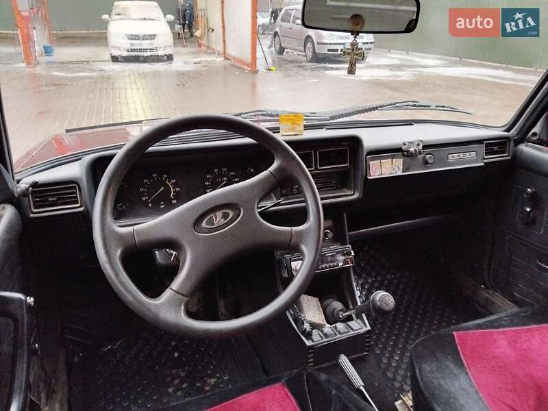 Седан ВАЗ / Lada 2107 2005 в Полонном