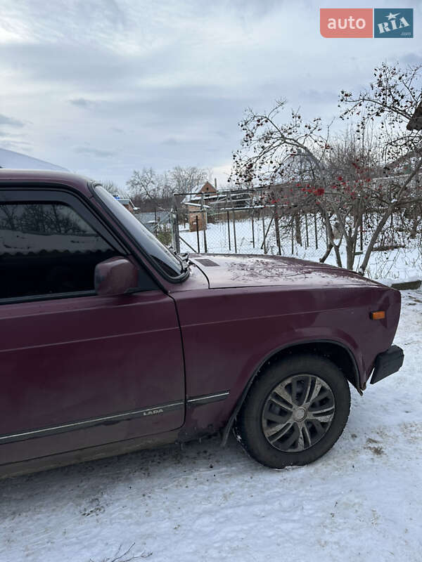 Седан ВАЗ / Lada 2107 2004 в Славянске