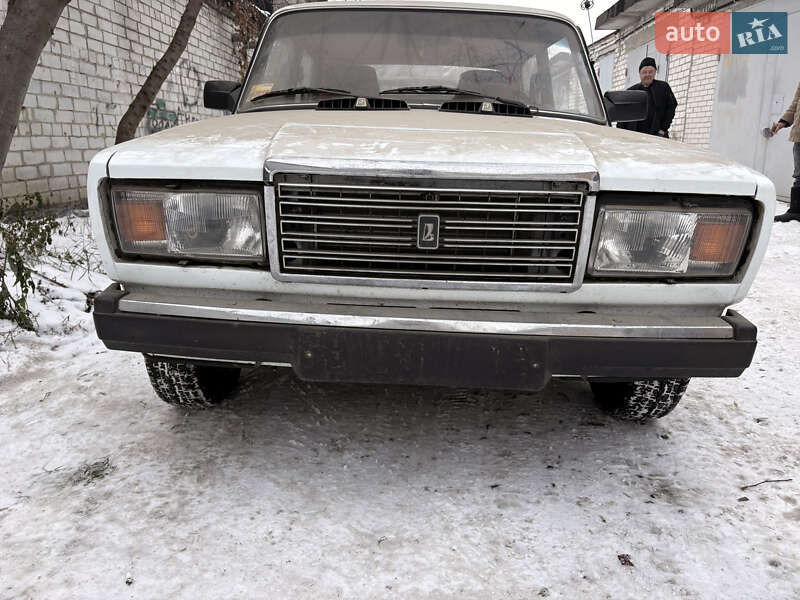 Седан ВАЗ / Lada 2107 1988 в Києві