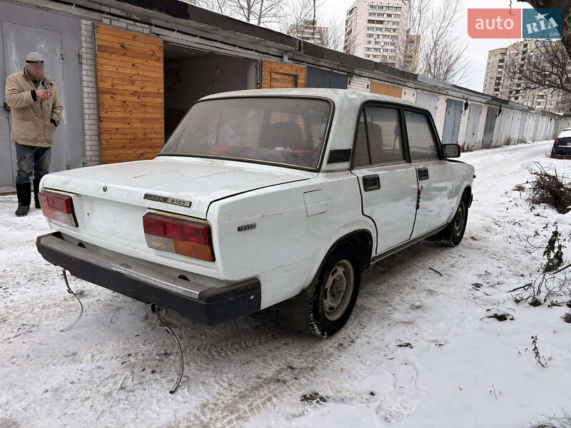 Седан ВАЗ / Lada 2107 1988 в Києві