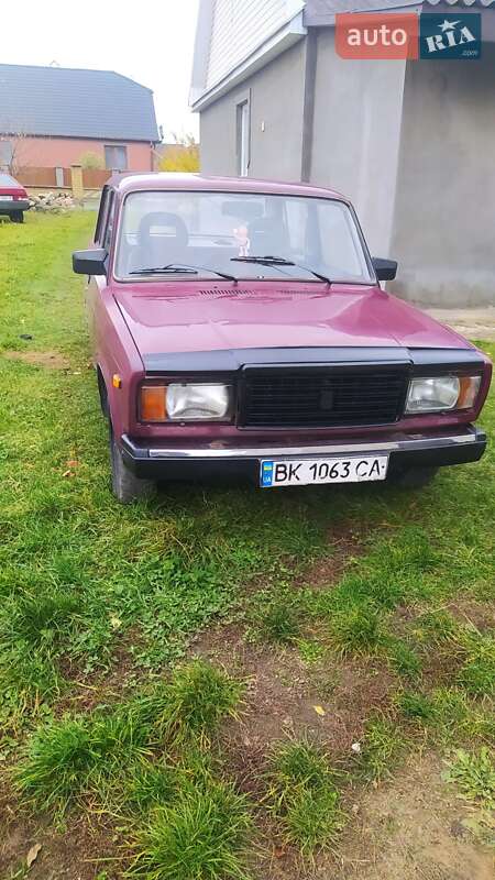 Седан ВАЗ / Lada 2107 2002 в Володимирці