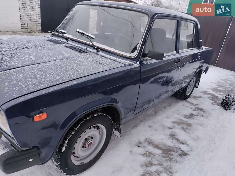 Седан ВАЗ / Lada 2107 2009 в Конотопе
