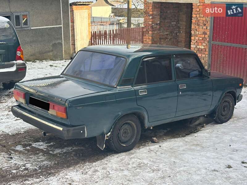 Седан ВАЗ / Lada 2107 2005 в Надворной