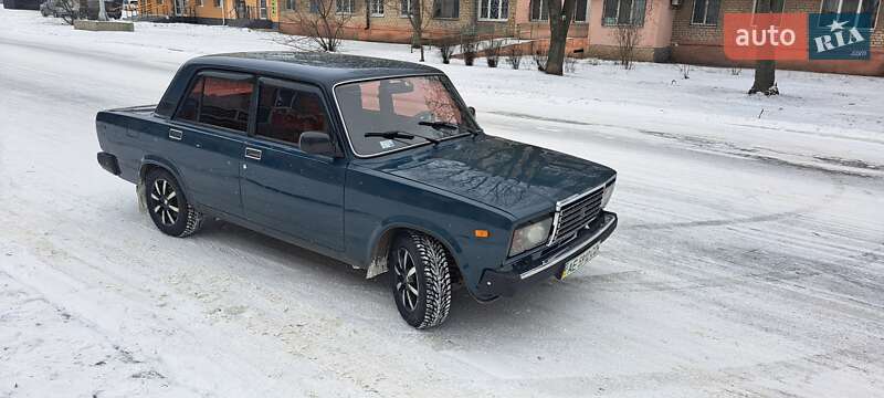 Седан ВАЗ / Lada 2107 2002 в Вільногірську
