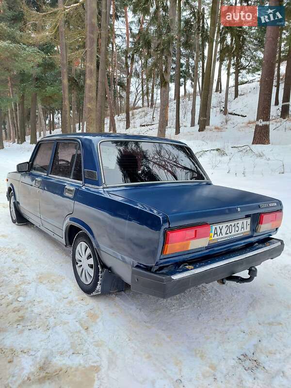 Седан ВАЗ / Lada 2107 2005 в Тростянце