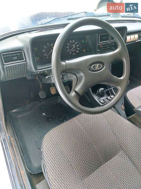 Седан ВАЗ / Lada 2107 2005 в Тростянце