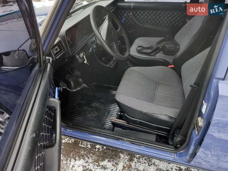 Седан ВАЗ / Lada 2107 2005 в Славянске