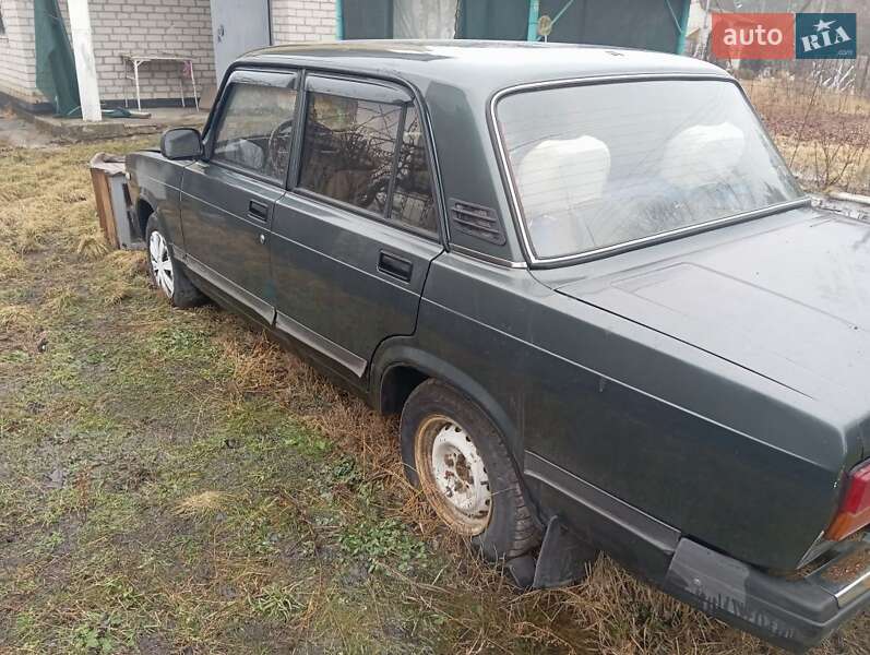 Седан ВАЗ / Lada 2107 2010 в Полтаве