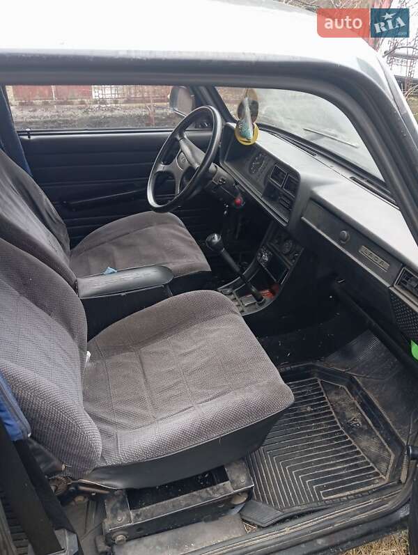 Седан ВАЗ / Lada 2107 2010 в Полтаве