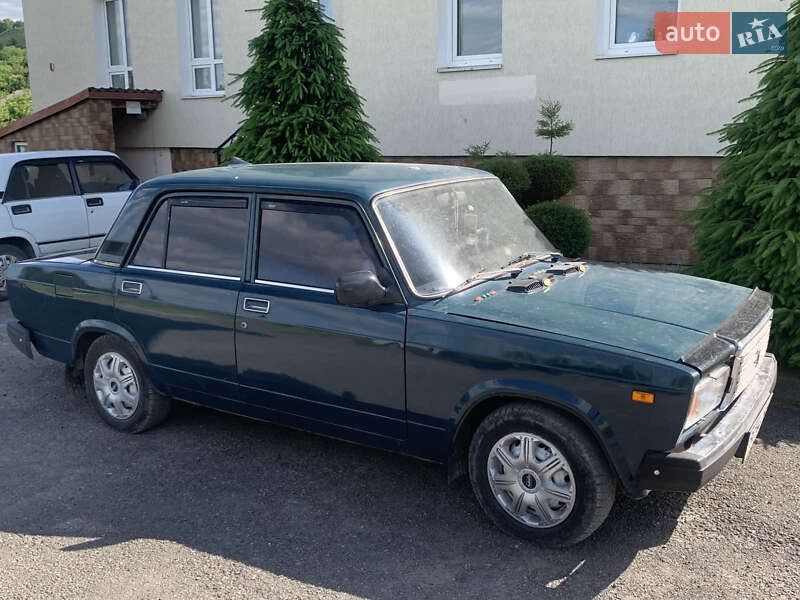 Седан ВАЗ / Lada 2107 2005 в Золочеве фото 3 Седан ВАЗ / Lada 2107 2005 в Золочеве