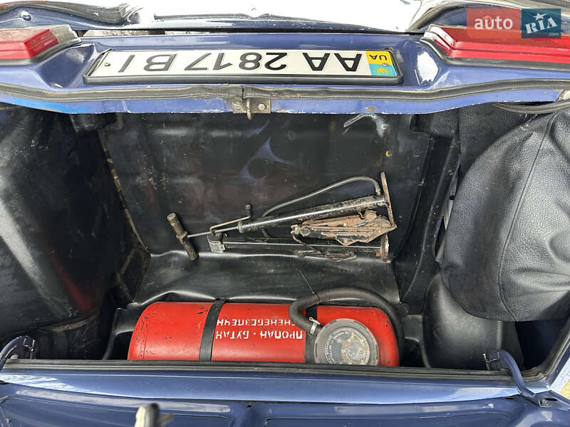 Седан ВАЗ / Lada 2107 2005 в Киеве