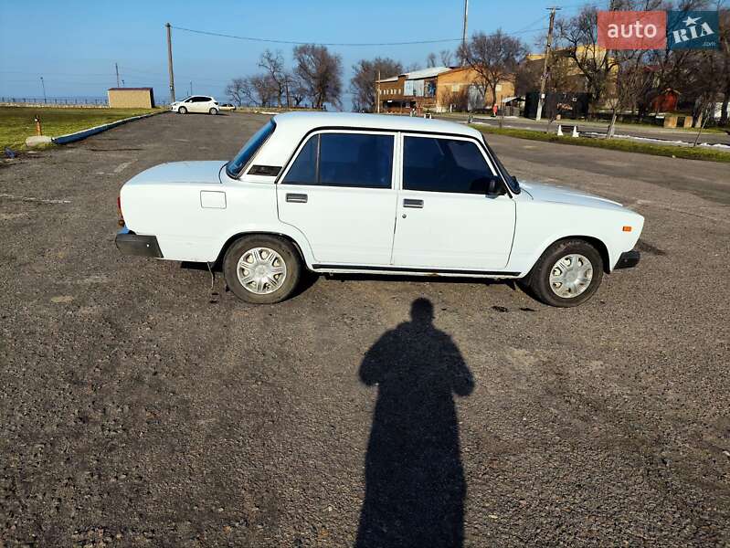 Седан ВАЗ / Lada 2107 2006 в Белгороде-Днестровском фото 7 Седан ВАЗ / Lada 2107 2006 в Белгороде-Днестровском