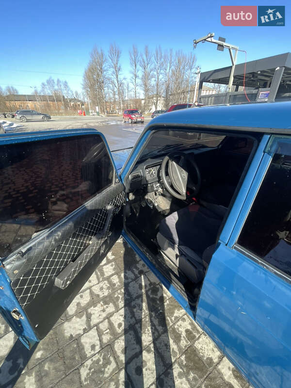 Седан ВАЗ / Lada 2107 2005 в Надворной