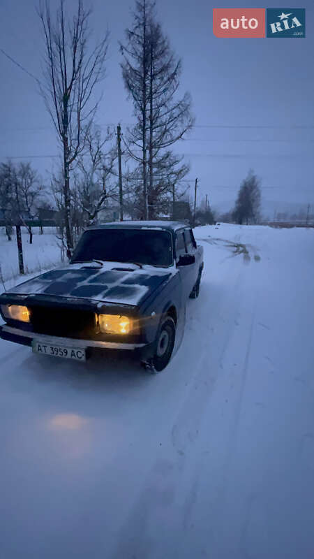 Седан ВАЗ / Lada 2107 2005 в Надворной